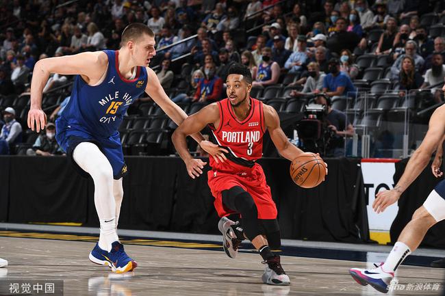 强调球员在 强调球员在